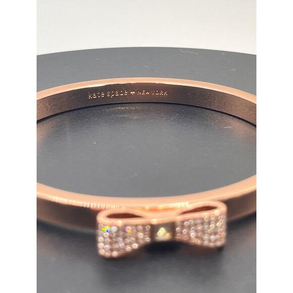 Kate Spade New York Ready Set‎ Bow Bangle Hinged Bracelet (Clear/ Rose Gold) - Picture 3 of 11